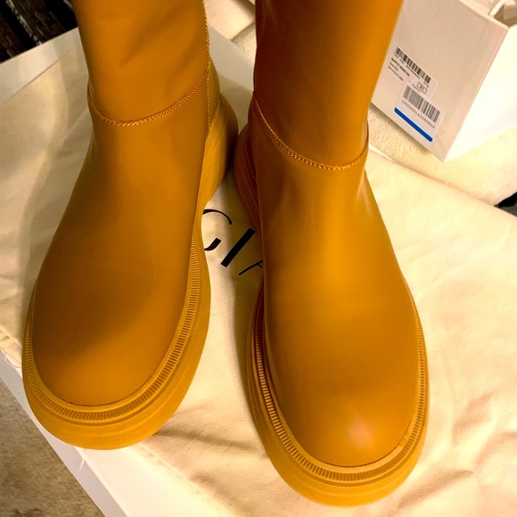 BNWT, GIA COUTURE BOOTS - Picture 3 of 11